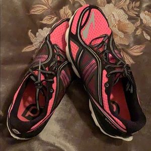 Brooks pure flow Pink and black size 10